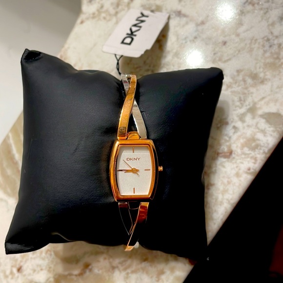 DKNY woman watch - Picture 1 of 7
